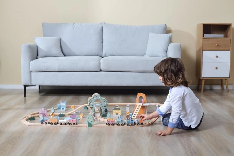 Подпомага фантазията и фината моторика