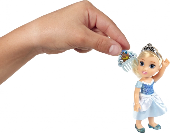 Стилизиране на косата с гребен