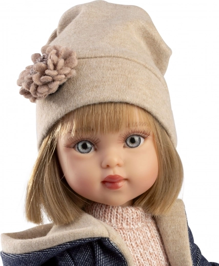 Реалистично лице и къс боб, който може да се реши