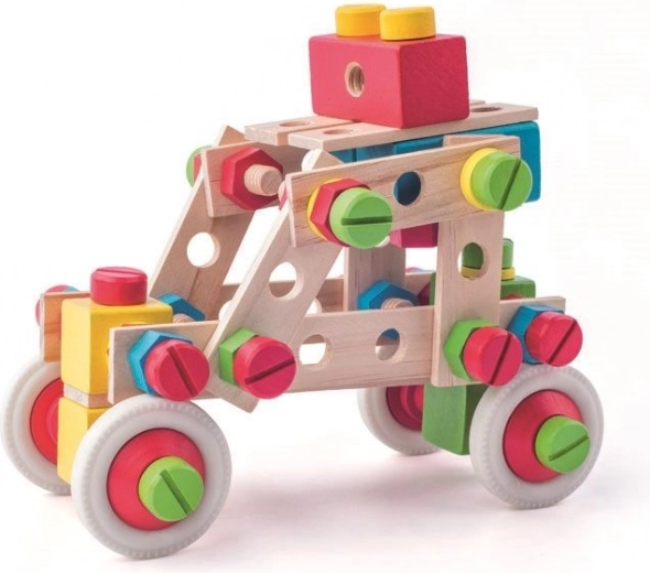 Учене чрез игра: комбинация от дърво и цветни свръзки