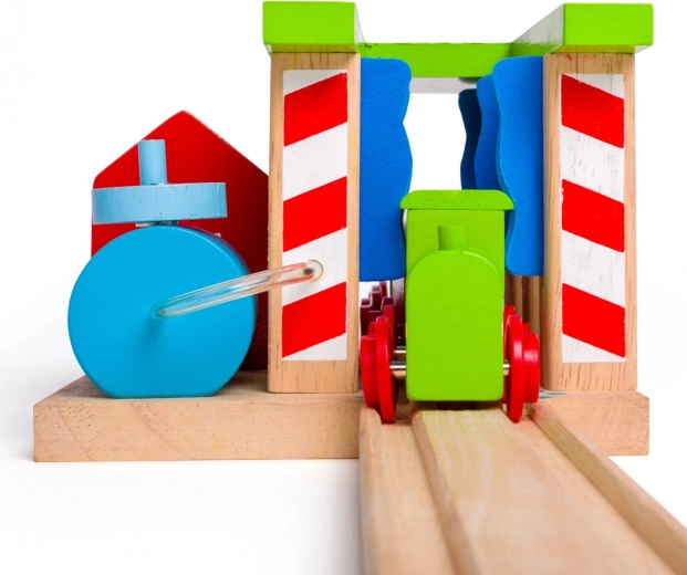 Съвместима с повечето дървени железопътни линии