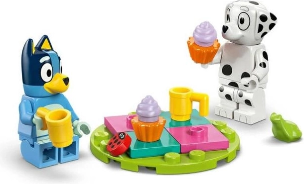 Въртящ се пеликан и следобеден чай