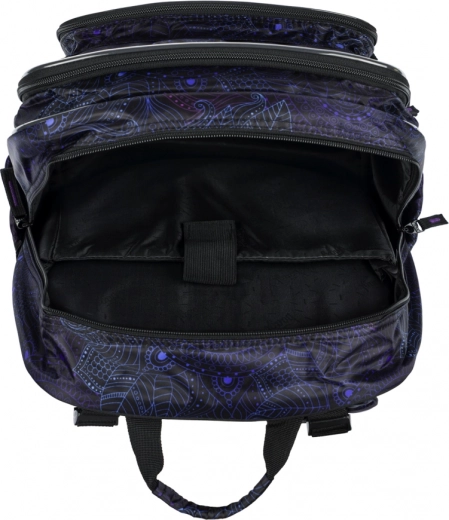 Обмислена организация с джоб за 15" лаптоп