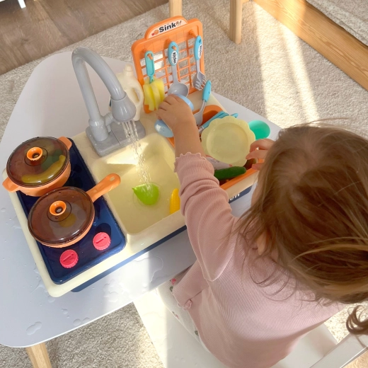 Подкрепя фината моторика