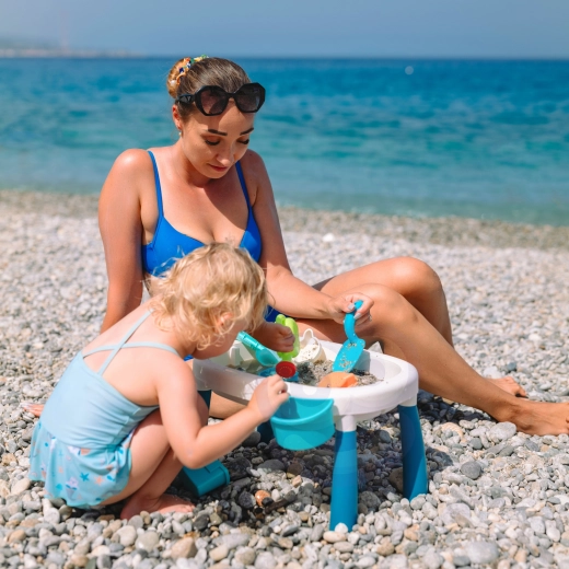 Игра 2в1: вода и пясък