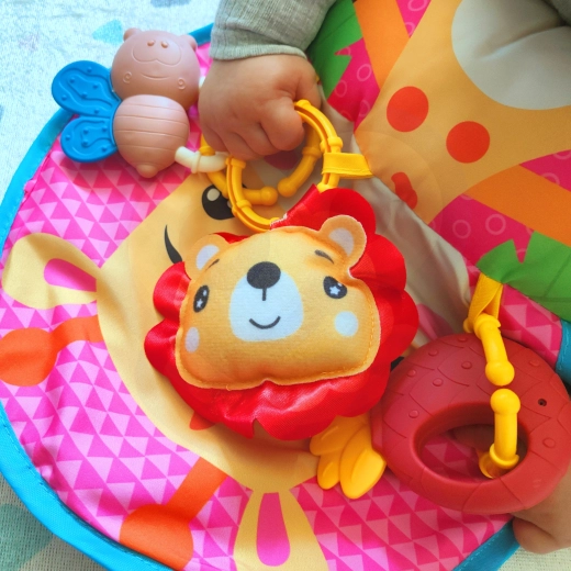 Сваляеми играчки за сетивно развитие