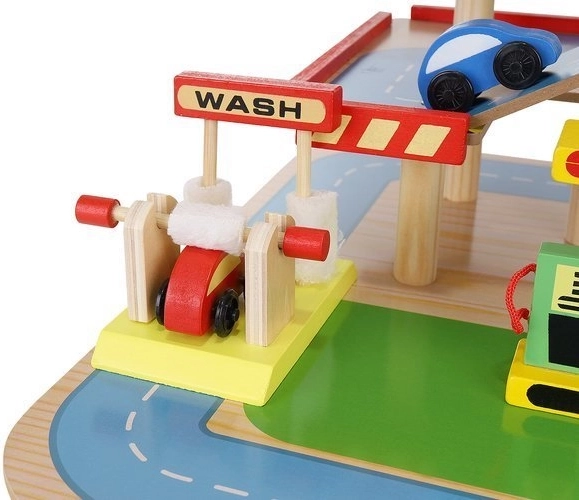 Реалистични аксесоари: автомивка, бензиностанция, каса