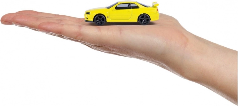 Compact hand-friendly size