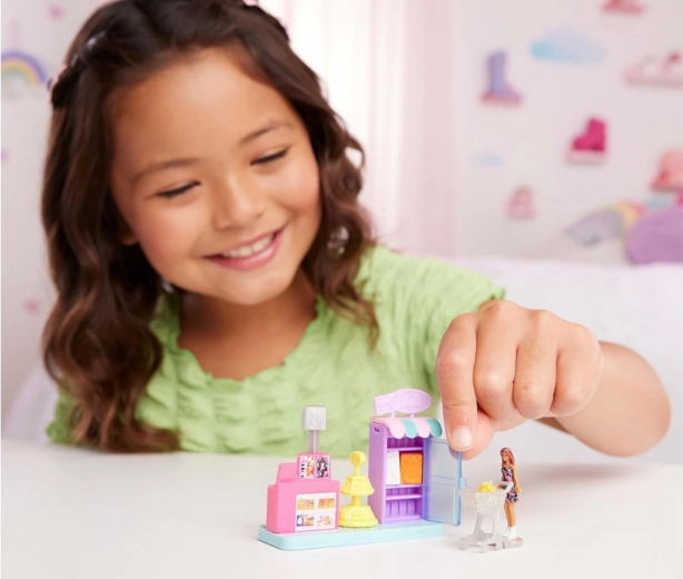 Мини кукла BARBIE с поставка