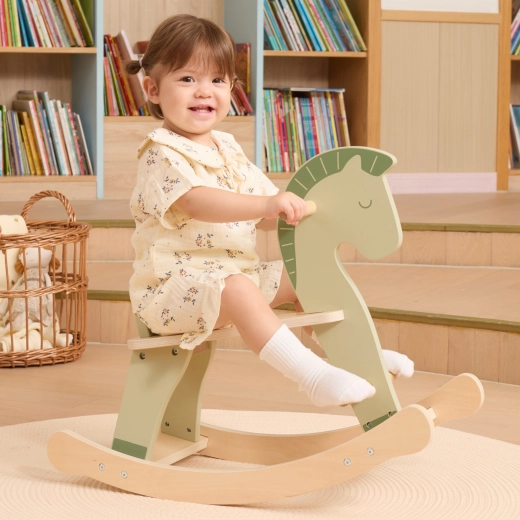 Подкрепа за равновесието и самоувереността от 12 месеца