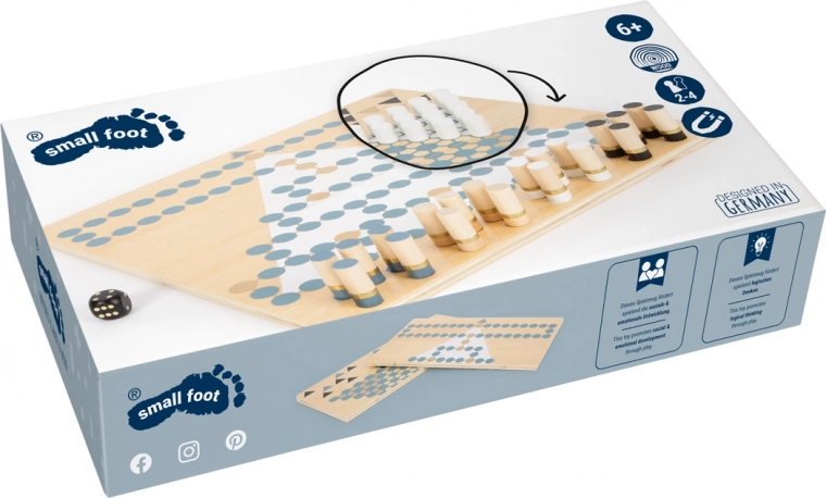 Magnetic connection for stable play