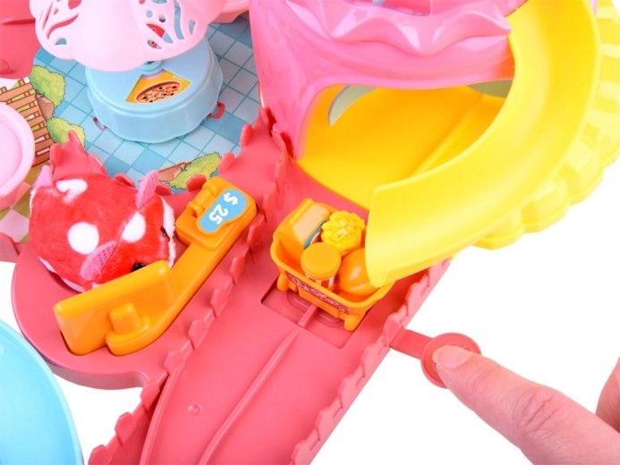 Пъстра състезателна писта с пързалка