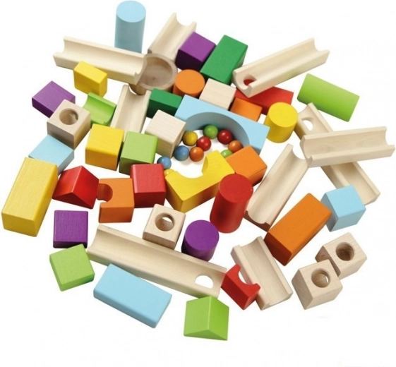 Конструктор с цветни блокчета