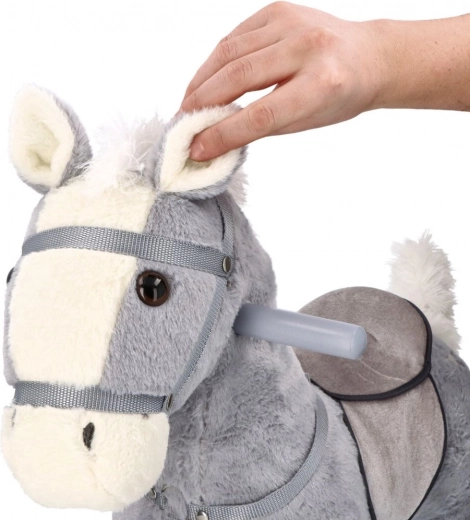 Мек плюш и удобни дръжки