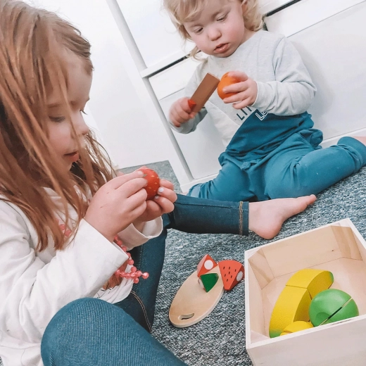 Подкрепа за въображението и съвместната игра