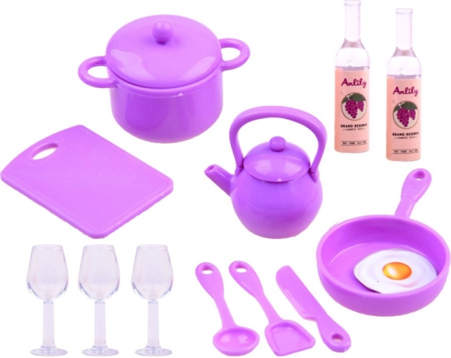 Rich set of cookware and accessories