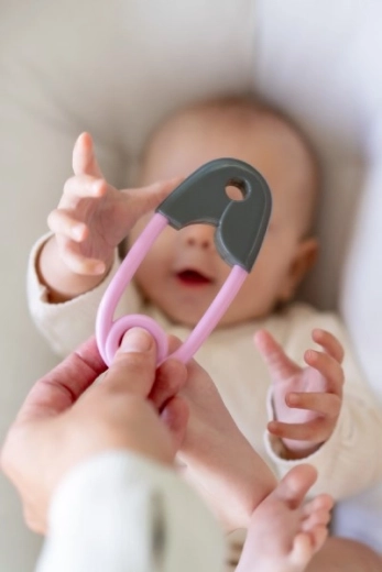 Стимулира сетивата