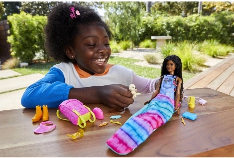 Supports imagination and storytelling