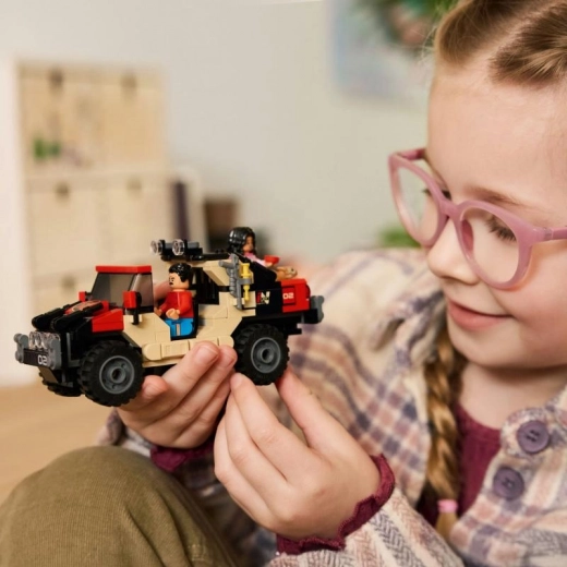 Офроуд автомобил, готов за дивата природа