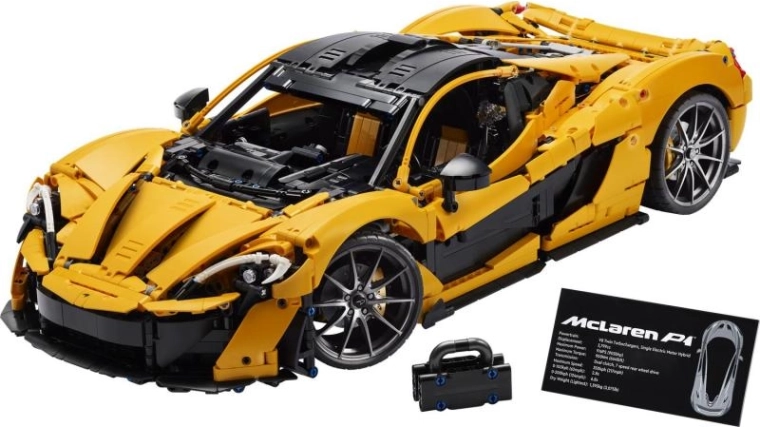 Изложбен модел в мащаб 1:8