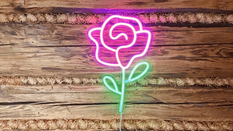 Vivid neon effect without harsh hotspots