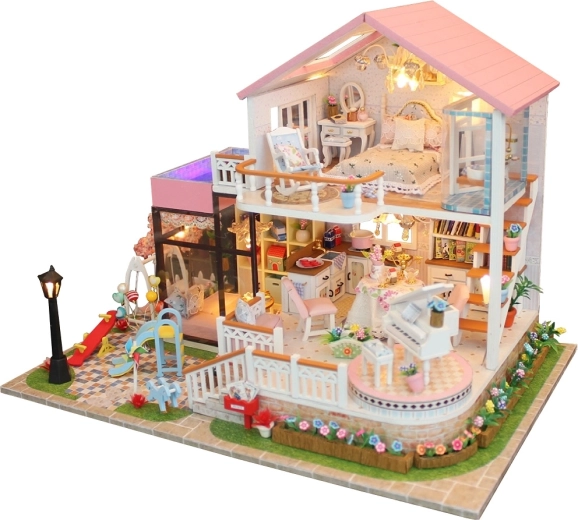 Вълшебна къщичка, пълна с детайли