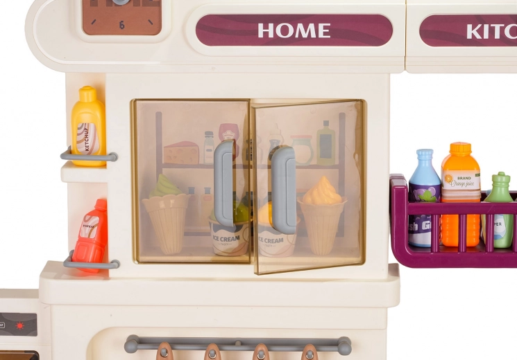 Функционална чешма и практични места за съхранение