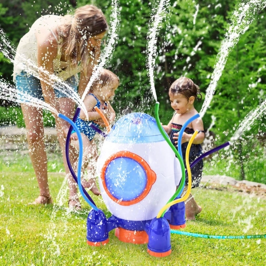 Водна забава и напояване в едно