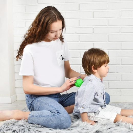 Relaxation and massage for children and parents