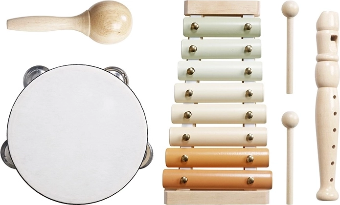 Естествено дърво и нежни пастелни цветове