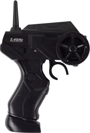 2.4 GHz control and speeds up to 15 km/h