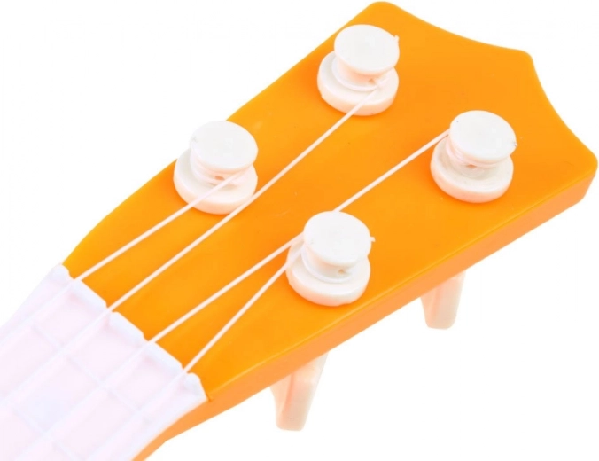 Четири струни и механизъм за настройка