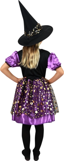 Качествени детайли и съчетана шапка