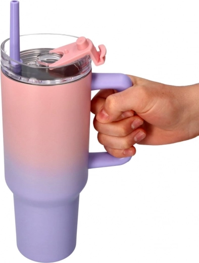 Practical lid with straw and safety latch