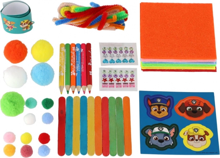 Богат комплект от творчески материали