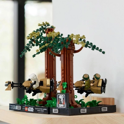 Display base with 40th-anniversary logo
