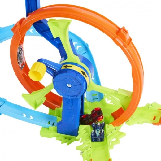 Loop, turns, and crash zone
