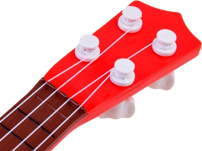 4 струни и лесно настройване