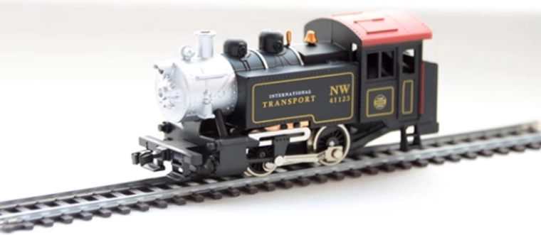 Realistic HO steam locomotive