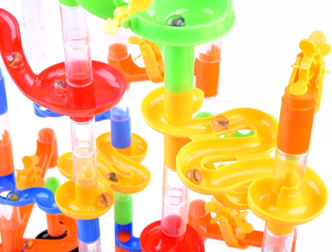 Учене чрез игра: гравитация и скорост