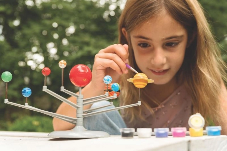 Сглоби и оцвети Слънчевата система