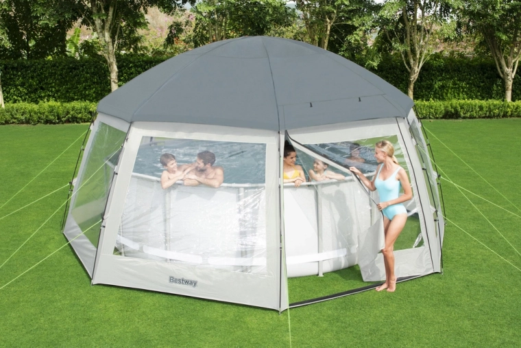 Spacious dome for pools and hot tubs