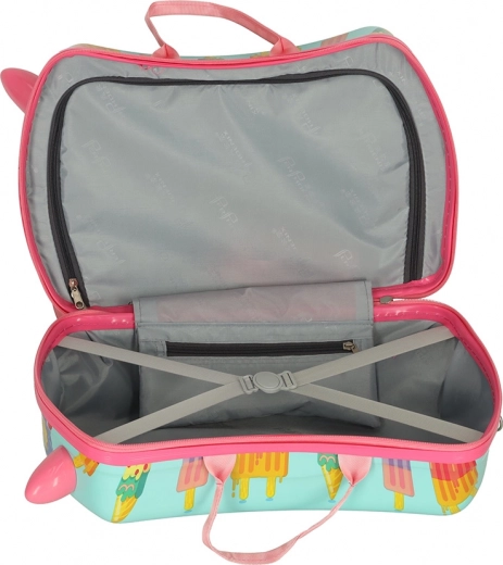 Просторен интериор с лесна организация