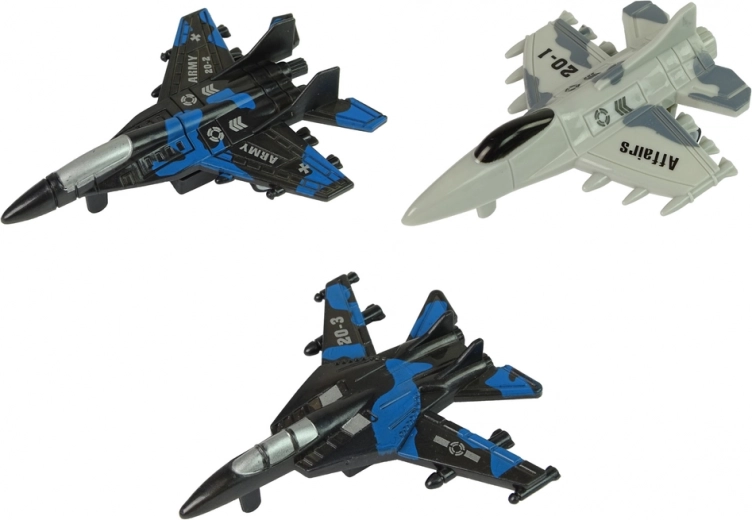 Три изтребителя с армейски дизайн