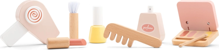 7 wooden cosmetic accessories
