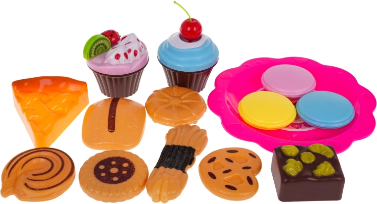 Много десерти и аксесоари