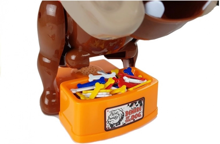 Цветни кокали и купичка „Beware of the Dog“