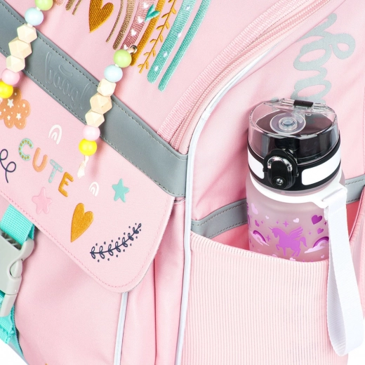 Практични джобове и изолиран преден джоб