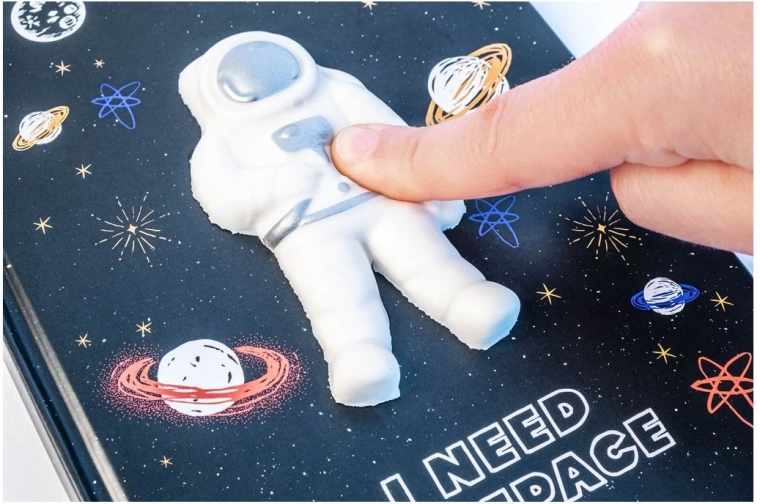 Мек 3D squishy астронавт на корицата