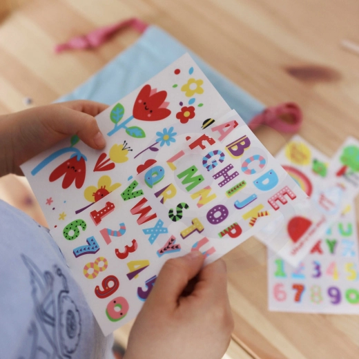 Персонализация с име благодарение на букви и цифри